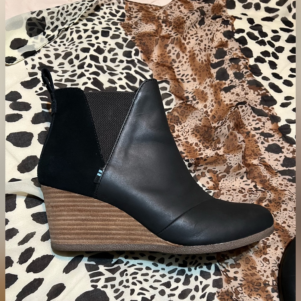 Toms Kelsey Bootie 9.5